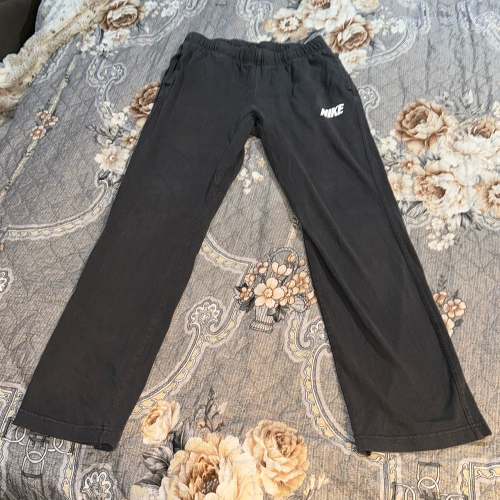 NIKE SWEATPANTS